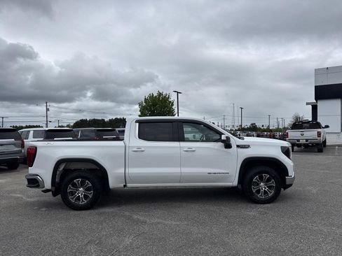 Used 2022 GMC Sierra 1500 SLE AWD/4WD image 4