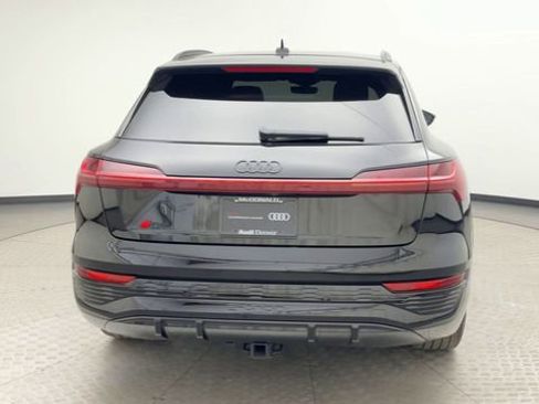 Used 2024 Audi Q8 e-tron Prestige w/ Prestige Package image 3