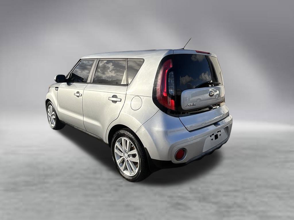 Used 2017 Kia Soul + FWD image 7