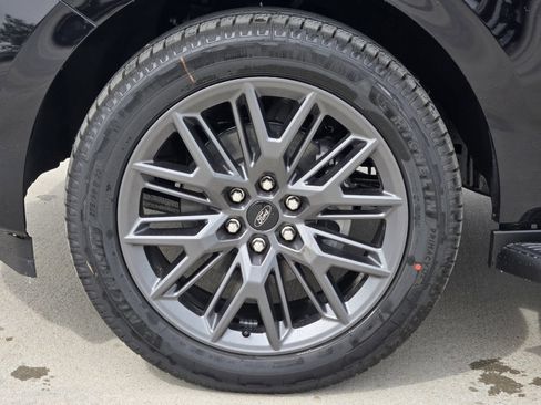 New 2026 Ford Expedition Platinum w/ Stealth Appearance Package AWD/4WD image 13