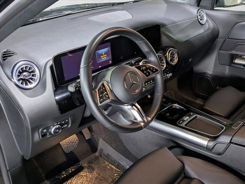 Certified 2025 Mercedes-Benz GLA 250 image 12