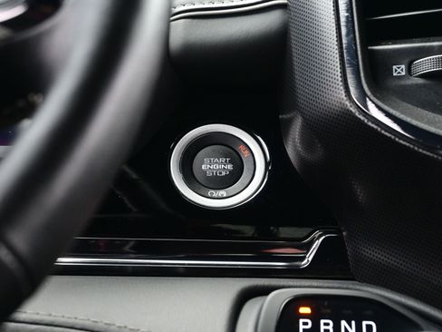 Used 2025 RAM 1500 Limited AWD/4WD image 22