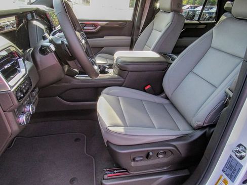 New 2026 GMC Yukon Elevation image 14