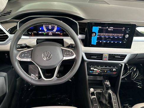 New 2026 Volkswagen Taos SE AWD/4WD image 13