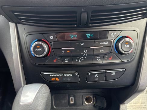 Used 2017 Ford Escape SE w/ Equipment Group 201A image 8