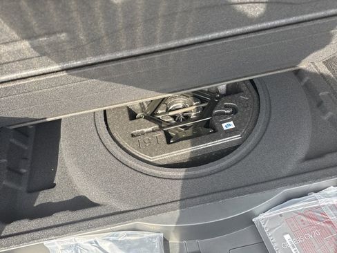 Used 2025 Genesis GV70 2.5T image 13