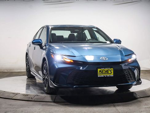 New 2026 Toyota Camry SE image 5