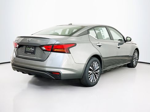 Used 2025 Nissan Altima 2.5 SV FWD image 9