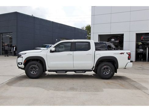 New 2026 Nissan Frontier PRO-4X w/ Pro-4x Convenience Package image 3