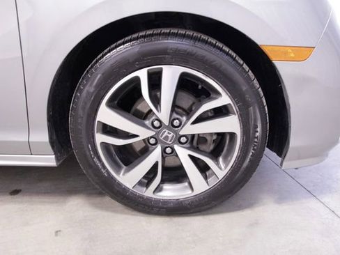 Used 2023 Honda Odyssey Touring image 12