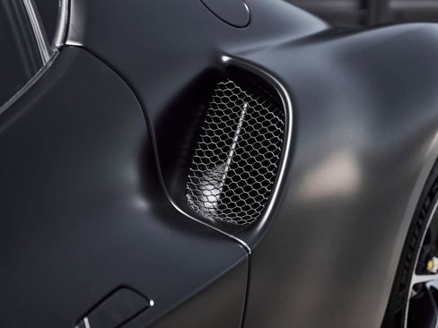 Used 2023 Ferrari 296 GTB RWD image 11