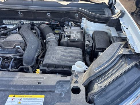 Used 2025 Volkswagen Taos S AWD/4WD image 9