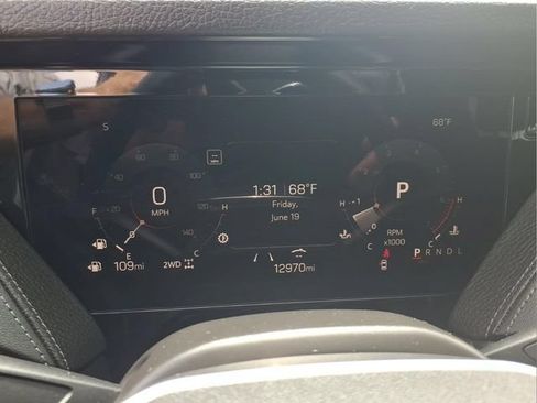 Used 2025 GMC Yukon XL Denali AWD/4WD image 20