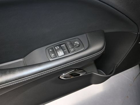 Used 2017 Dodge Challenger SRT Hellcat RWD image 11