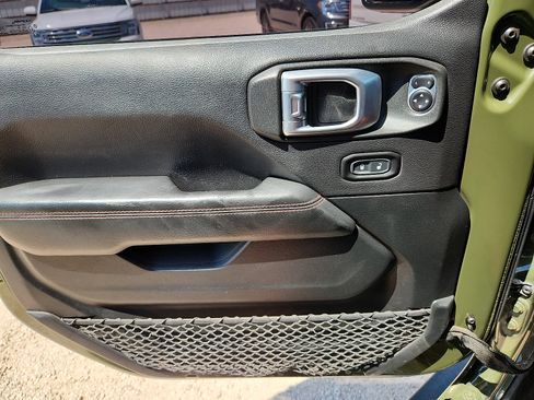 Used 2020 Jeep Wrangler Unlimited Rubicon w/ Quick Order Package 28Y Recon AWD/4WD image 13
