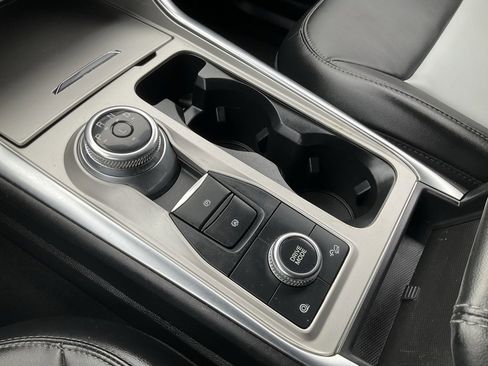 Used 2023 Ford Explorer XLT w/ Equipment Group 202A image 13