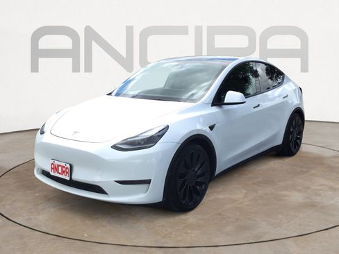 Used 2022 Tesla Model Y Performance AWD/4WD image 8