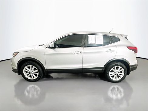 Used 2017 Nissan Rogue Sport S w/ S Appearance Package image 4