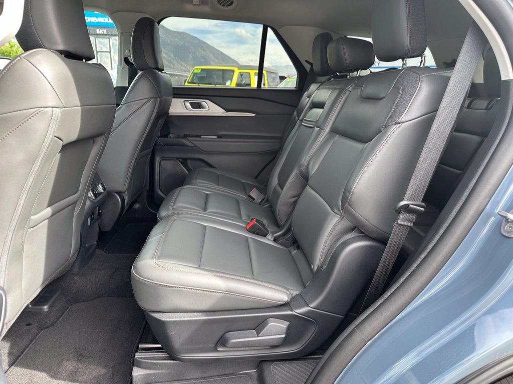 Used 2025 Ford Explorer Active w/ Active Comfort Package AWD/4WD image 26