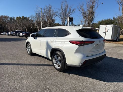 Used 2020 Toyota Highlander L image 3