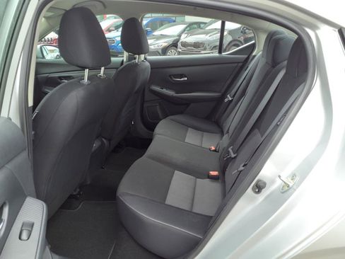 Used 2022 Nissan Sentra SV image 9