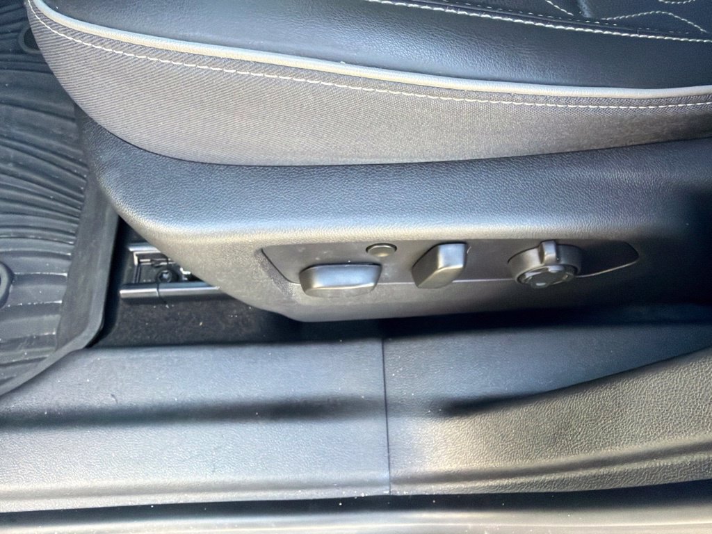 Used 2022 Buick Envision Avenir w/ Technology Package II FWD image 20