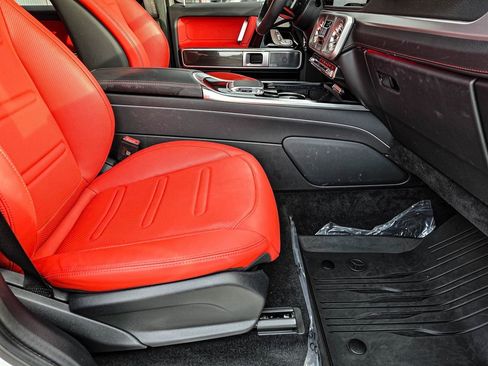 Used 2025 Mercedes-Benz G 550 G 550 image 40