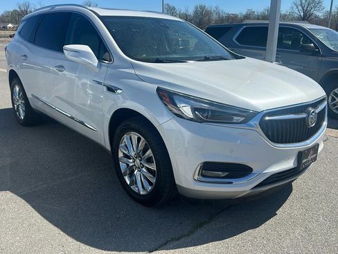Used 2018 Buick Enclave Premium w/ Experience Buick Package image 2
