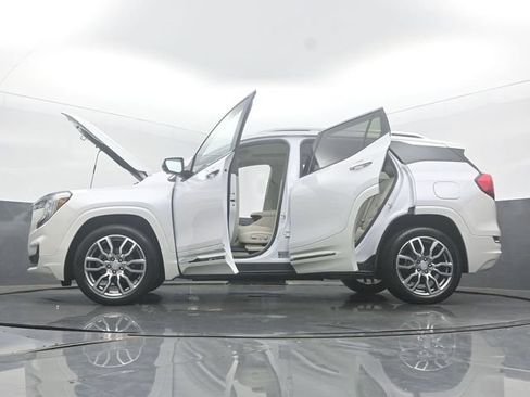 Used 2023 GMC Terrain Denali w/ Denali Premium Package AWD/4WD image 60