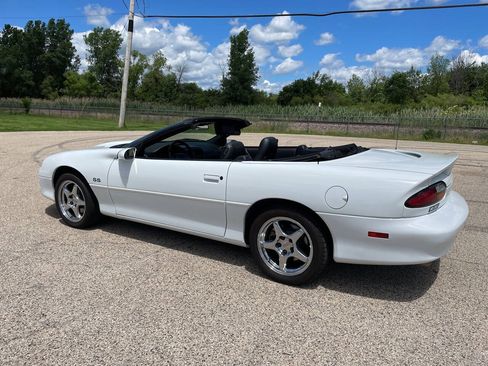 Used 2002 Chevrolet Camaro Z28 w/ SS Performance/Appearance Pkg RWD image 24