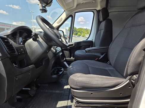 Used 2025 RAM ProMaster 2500 w/ Convenience Group FWD image 5