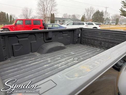 Used 2025 Chevrolet Silverado 3500 LT image 16