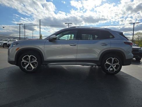 Used 2025 Volkswagen Tiguan SE AWD/4WD image 4