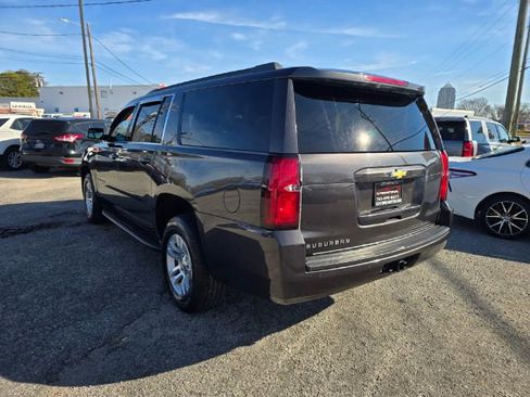 Used 2018 Chevrolet Suburban LT image 7