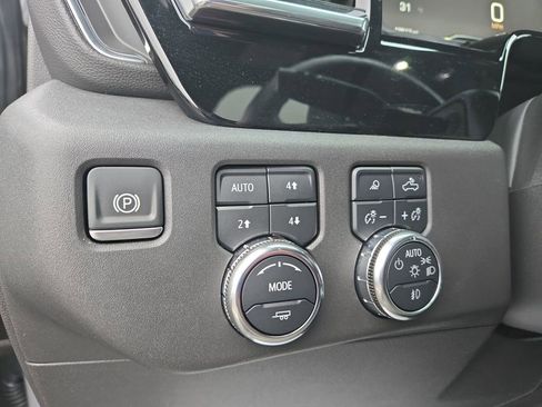 Used 2024 GMC Sierra 1500 SLT w/ SLT Premium Plus Package image 25