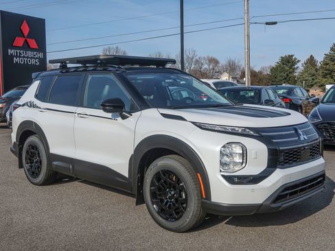 New 2026 Mitsubishi Outlander Trail Edition image 8
