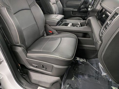 Used 2025 RAM 3500 Limited image 32