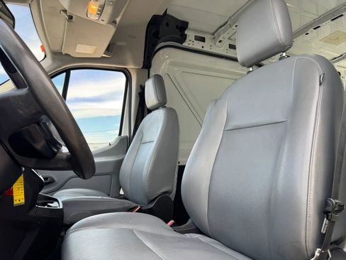 Used 2019 Ford Transit 250 148 Medium Roof RWD image 17