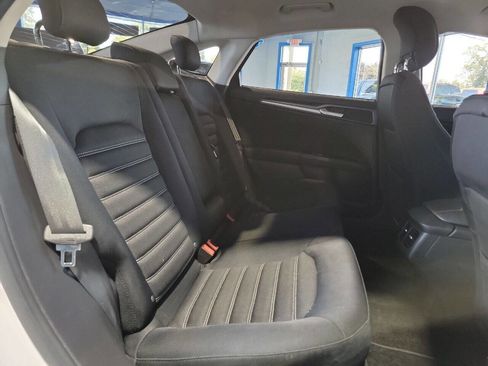 Used 2014 Ford Fusion SE image 23