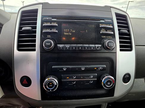 Used 2013 Nissan Frontier SV AWD/4WD image 17