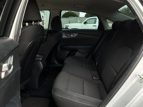 Used 2021 Kia Forte LXS FWD image 11