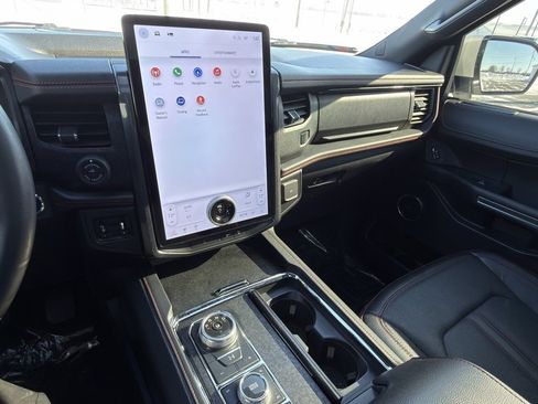 Used 2022 Ford Expedition Limited image 38