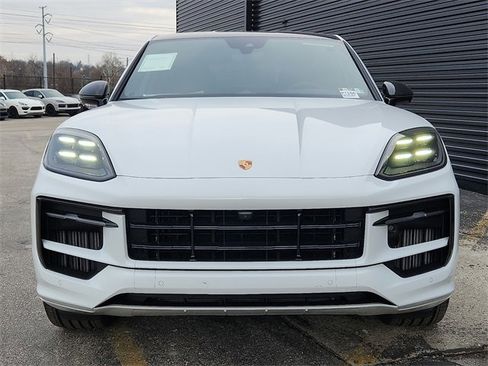 New 2026 Porsche Cayenne GTS image 10