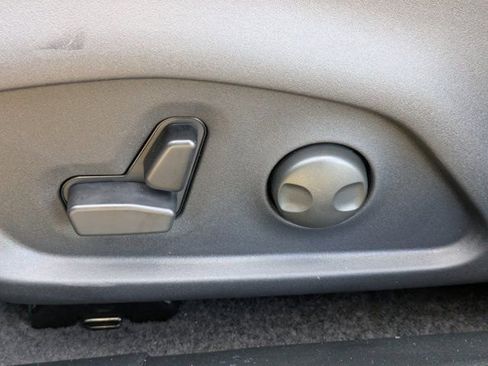 New 2026 Jeep Compass Latitude w/ Sun and Sound Group image 18