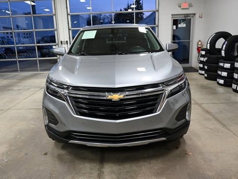 Used 2024 Chevrolet Equinox LT image 2