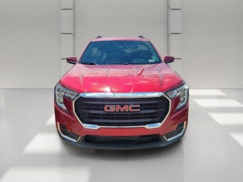 Used 2022 GMC Terrain SLE w/ Driver Convenience Package FWD image 2