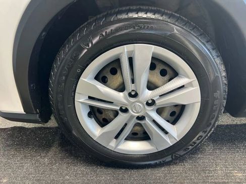 Used 2022 Nissan Kicks S image 15