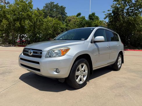 Used 2008 Toyota RAV4 Limited w/ Tow Prep Pkg FWD image 2