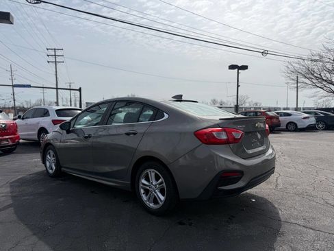 Used 2017 Chevrolet Cruze LT image 5