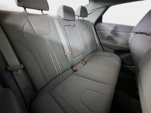 Certified 2022 Hyundai Elantra SEL w/ Convenience + Premium Package FWD image 23